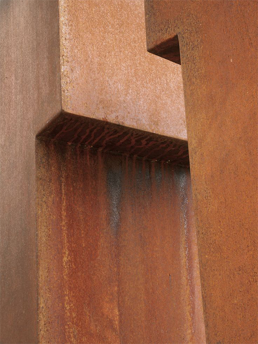 Sculpture inox avec finition brossée argentée pour création sur mesure haut de gamme